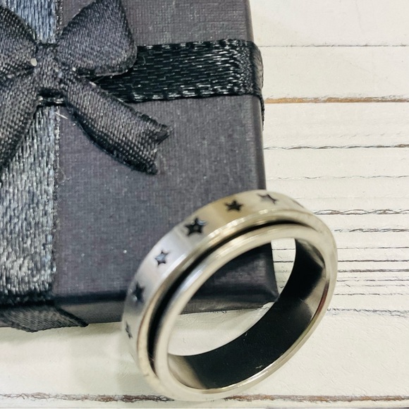 Trendy Unisex Stainless Steel Durable Star Decor Fidget Spinner Ring - Picture 2 of 9